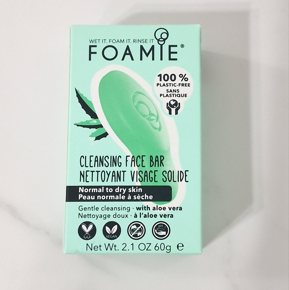 Foamie Vegan Cleansing Gentle Exfoliating Face Bar Normal To Dry Skin, Aloe Vera